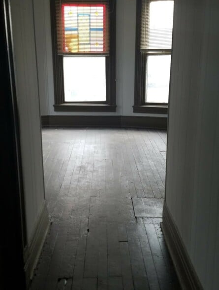 Building Photo - 878 Prospect Ave