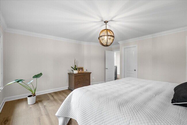 Building Photo - Your New Home Awaits