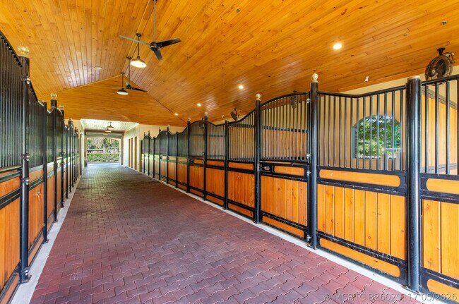 Building Photo - 14943 Paddock Dr