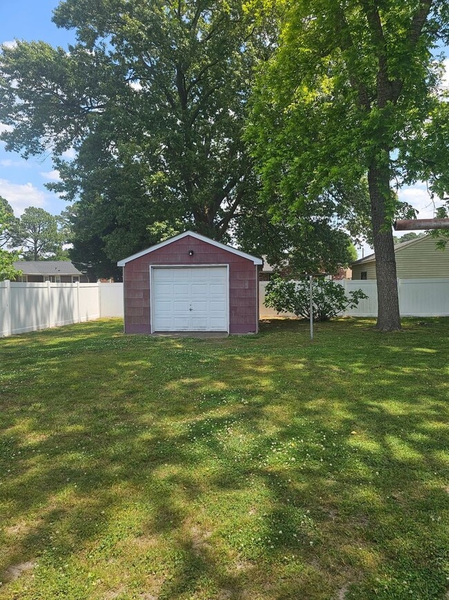 Building Photo - 309 Lenore Trail