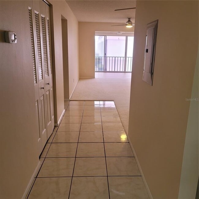 Building Photo - 2060 Marilyn St