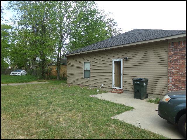 Building Photo - 802 Wright Ave