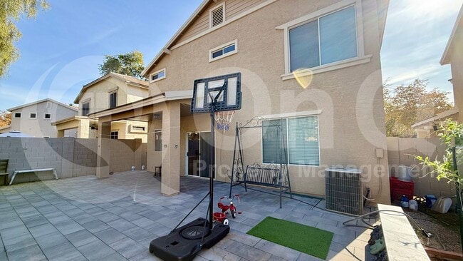 Building Photo - 4170 E Sheffield Ave