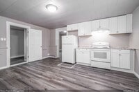 Building Photo - 213 Manitowoc St