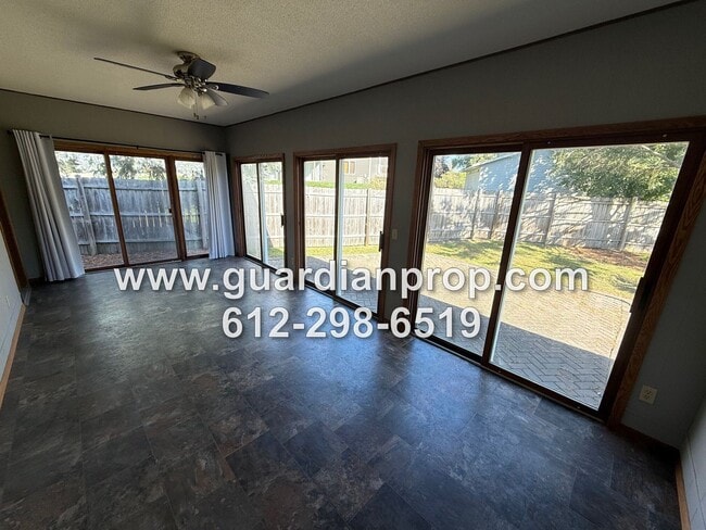Building Photo - Rambler with Open Floor Plan Available Now...