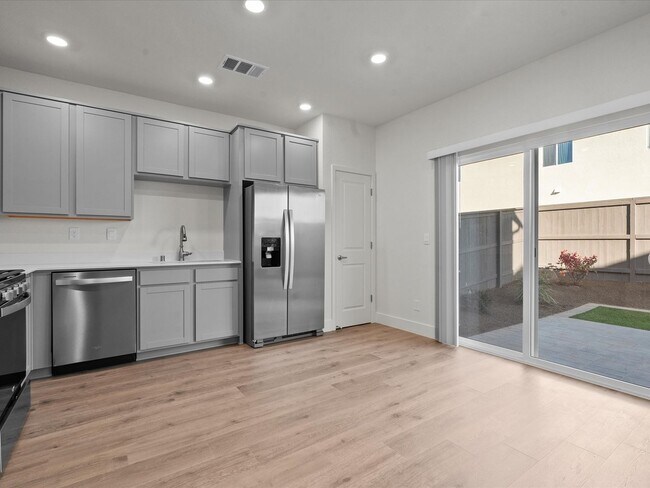 Building Photo - The Birch - - 3 Bedroom, 2.5 Bath single f...