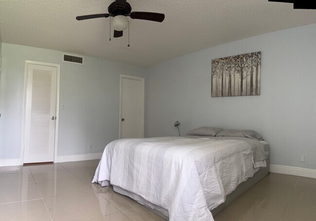 Building Photo - 4539 Luxemburg Ct