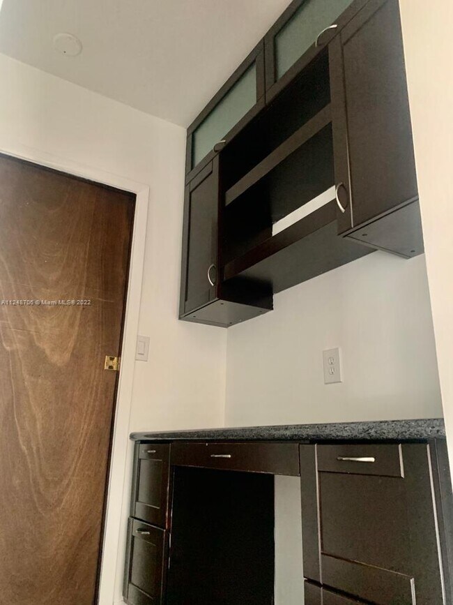 Building Photo - 1001 Surfside Blvd