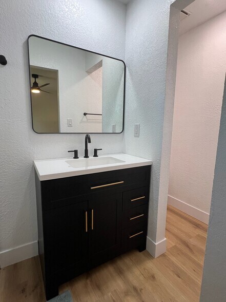 Private Bathroom - 1368 W 14th St