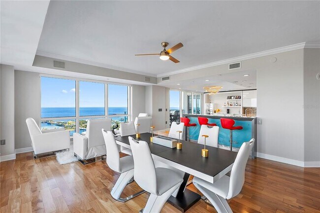 Building Photo - 400 Beach Dr NE