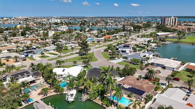 Building Photo - 25 Island Dr