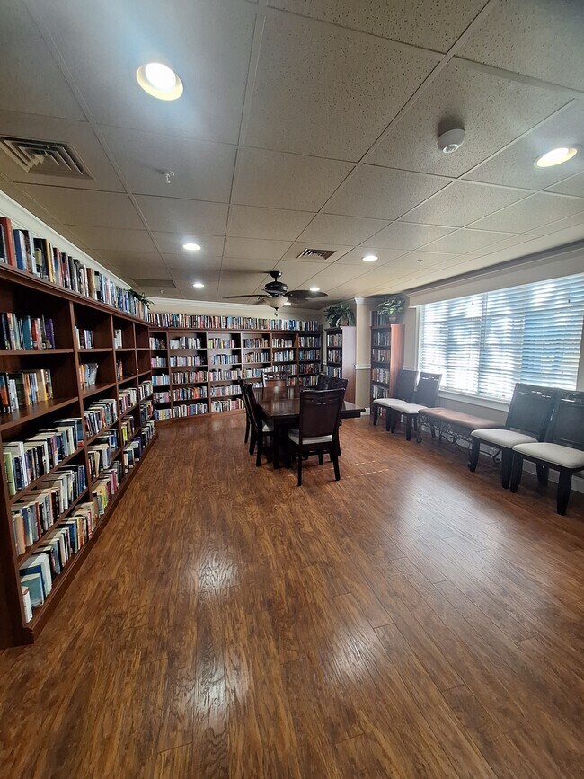 Building Photo - 29201 S Jones Loop Rd