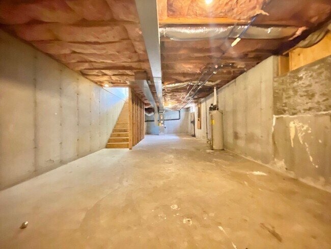 Building Photo - 93 Orleans St