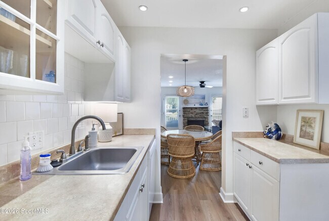 Building Photo - 1000 Sea Island Rd