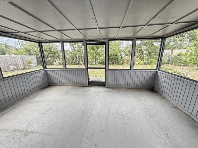 Building Photo - 5365 Winewood Dr