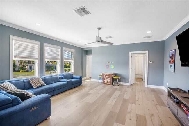 Building Photo - 718 Pinckney Dr