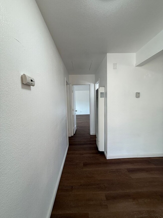 Building Photo - Charming 4-Bedroom Home for Rent in Hesperia, CA!