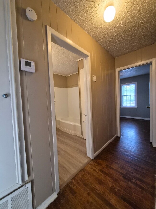 Building Photo - Pre-Leasing for Summer/Fall 2026 - Flooring Updates in Kitchen/Bathrooms, along with Updated Coun...