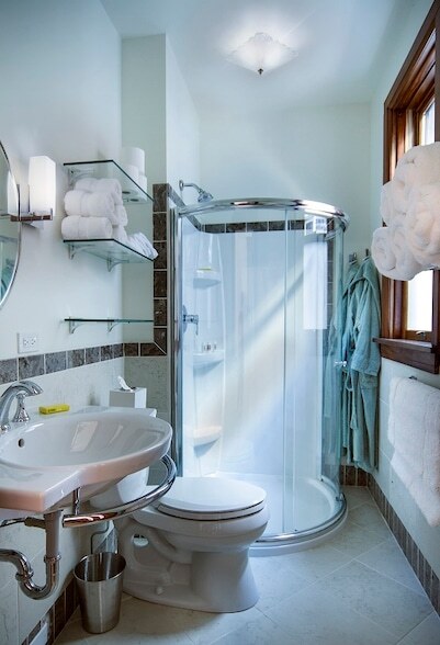 Building Photo - 2134 N Damen Ave