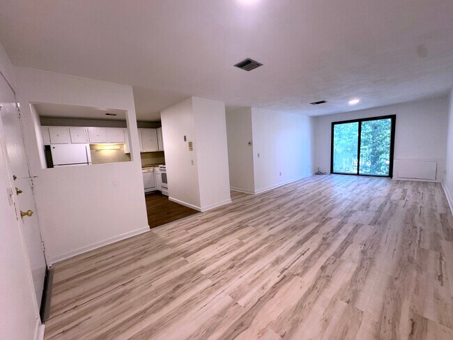Building Photo - 176 Maple Ave