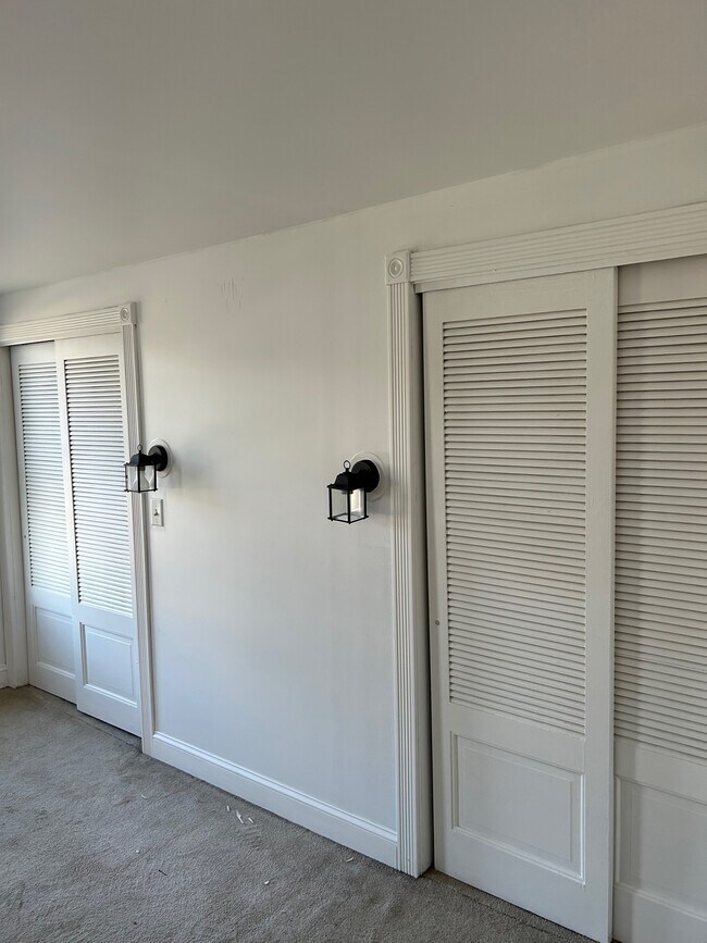 Building Photo - 93 Hudson Ave