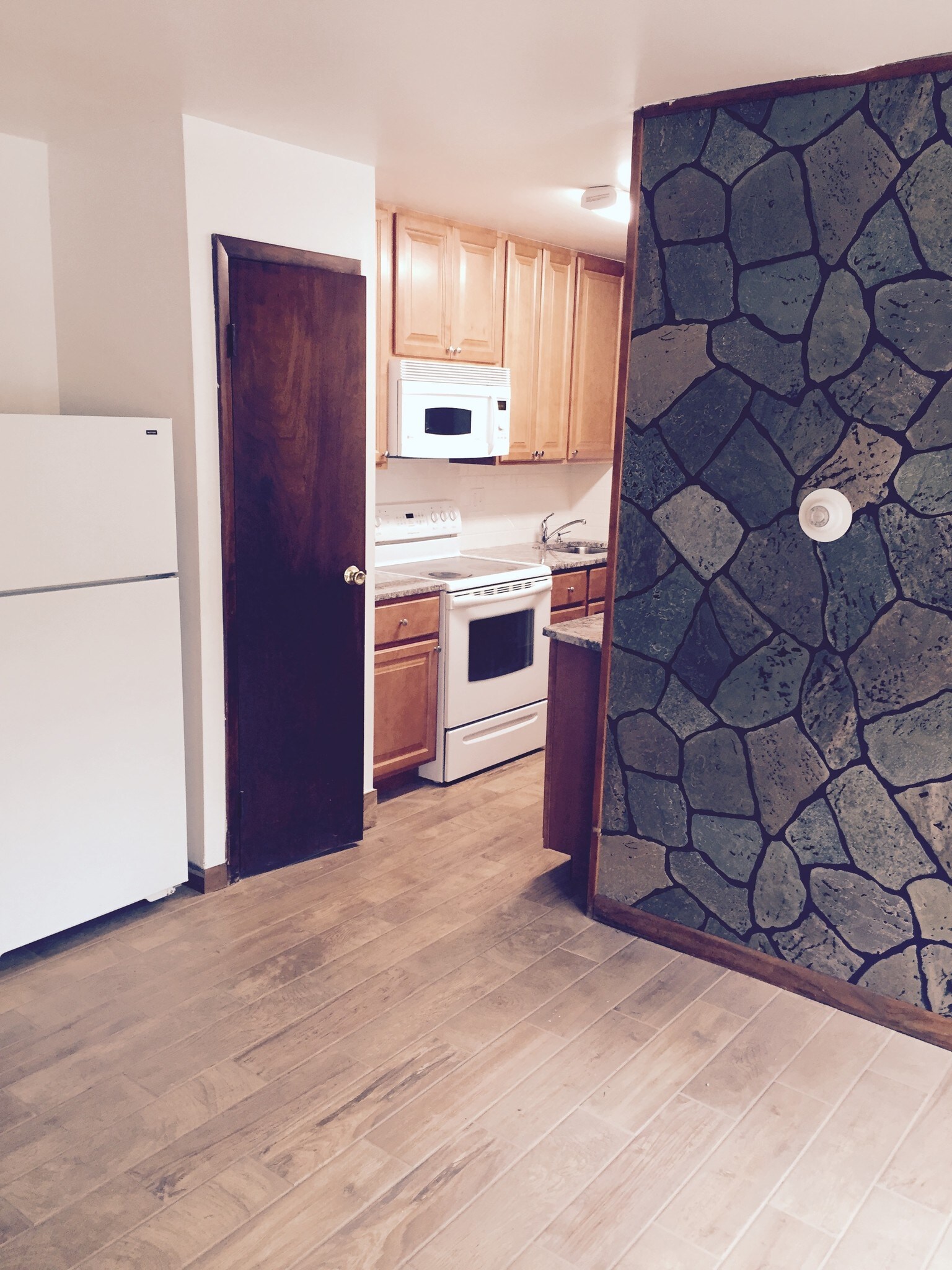 FR looking to Kitchen - 113 Raylinsky Rd