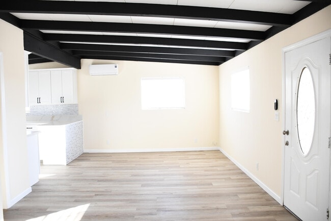 Building Photo - 61576 Aberdeen Dr