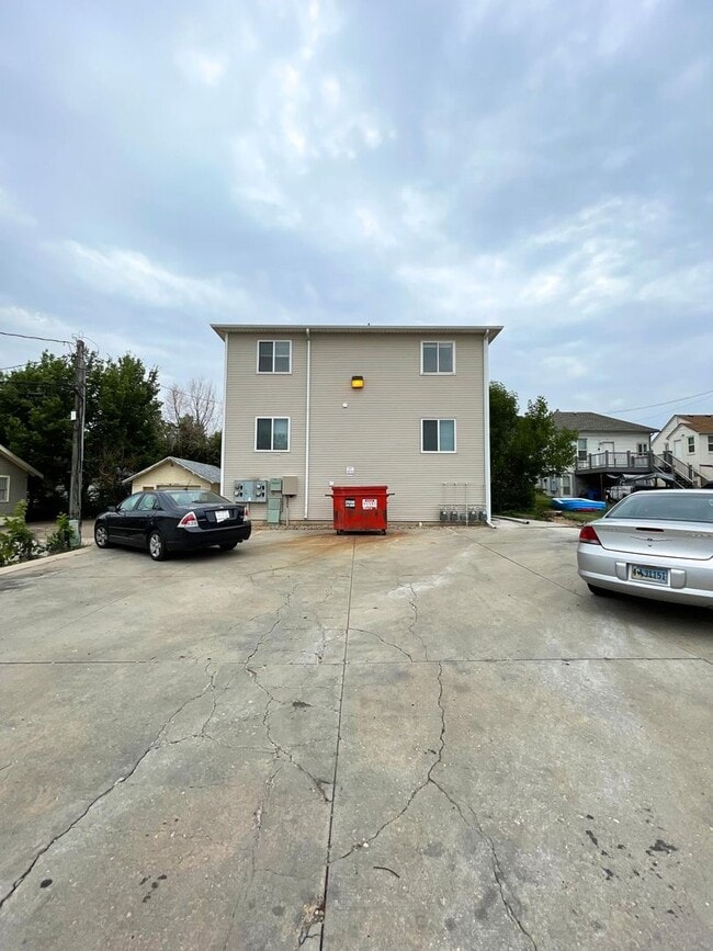 Building Photo - Ikea furnished room + shared furnished living area REMODELED