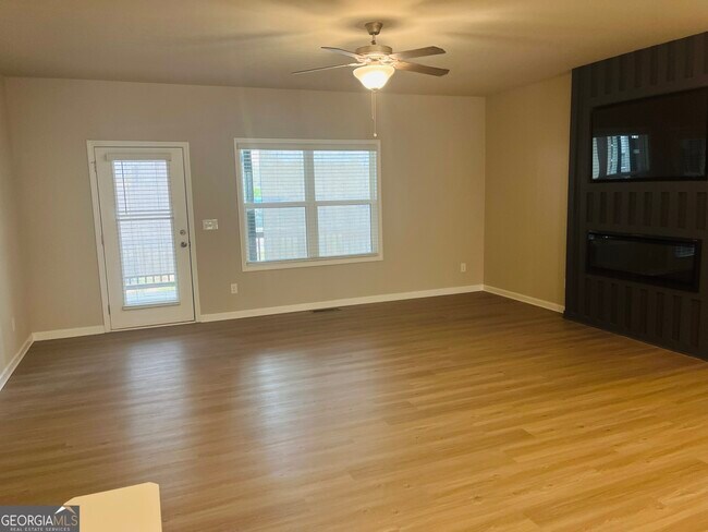 Building Photo - 33 Cobalt Ln