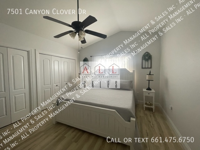 Building Photo - 7501 Canyon Clover Dr