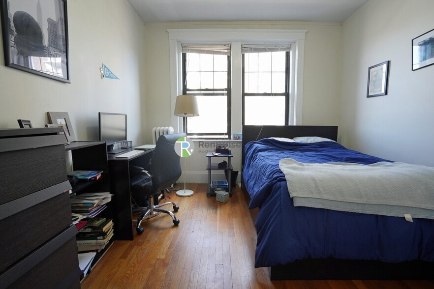 Building Photo - 294 Harvard St