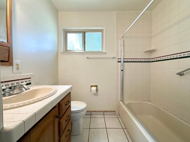 Building Photo - Charming Single-Story Home in Fair Oaks!