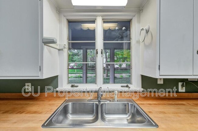 Building Photo - 202 W Indiana Ave