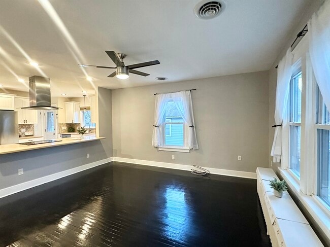 Building Photo - 549 Watervliet Shaker Rd