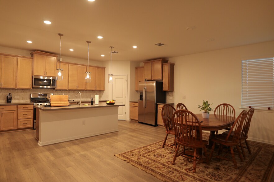 Building Photo - 2911 Tavern Dr