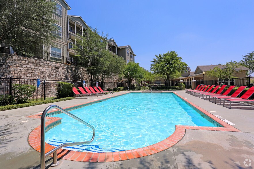 Building Photo - Saddle Ridge