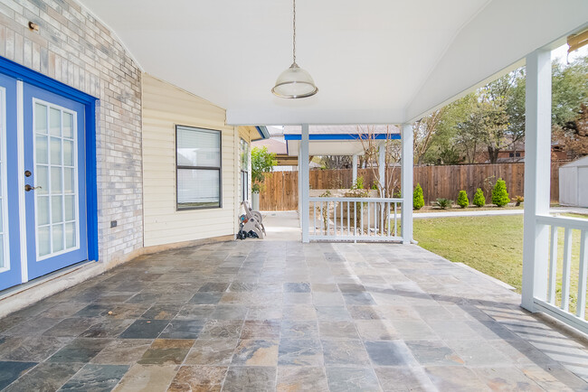 Back yard covered patio - 9630 Hillside Trail