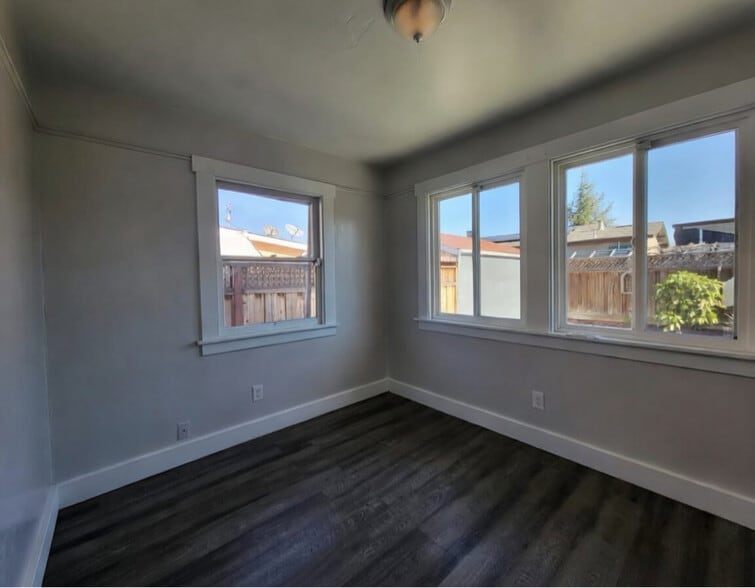 Building Photo - 170 S 30th St