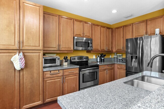 Building Photo - 581 NW 35th Ln