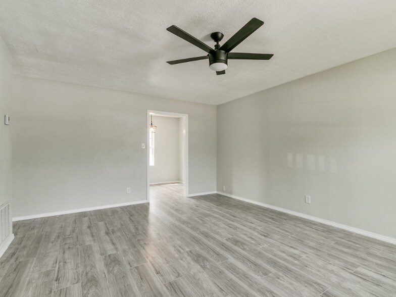 Building Photo - 8308 NE 33rd St