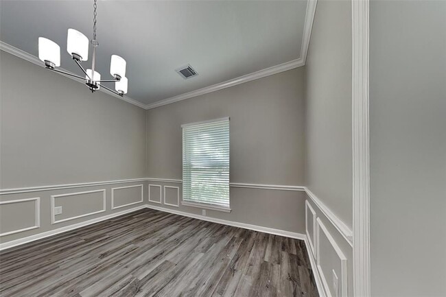 Building Photo - 719 Fernglade Dr