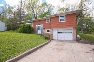 Building Photo - This 3 Bedroom 1 Bath is Ready to be Your ...