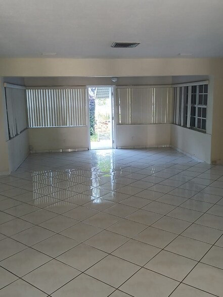 Building Photo - 359 W Dayton Cir