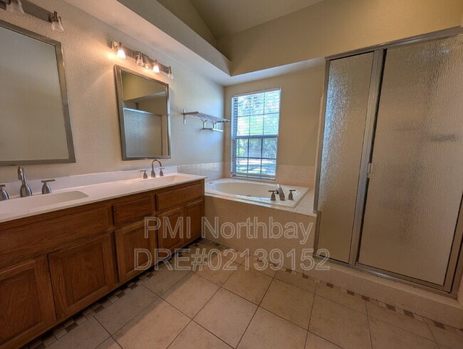 Building Photo - 3275 Formby Ln