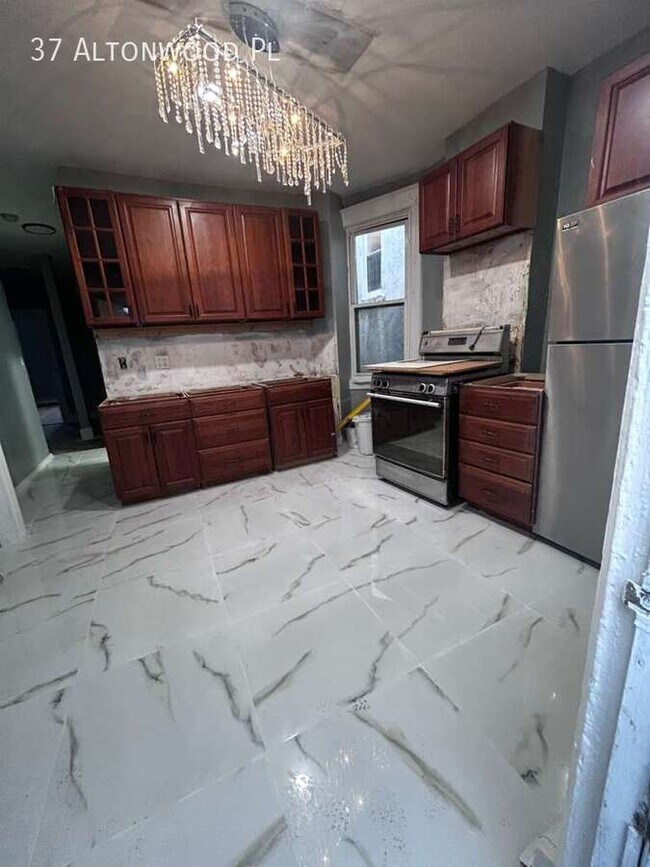 Building Photo - 37 Altonwood Pl