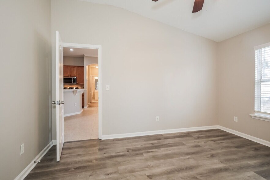 Building Photo - 12568 White Cedar Trail