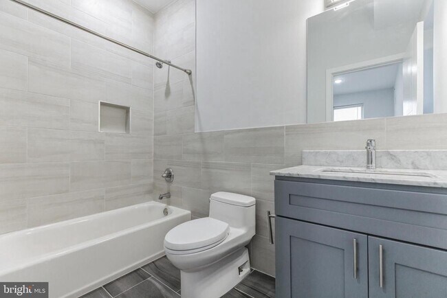 Building Photo - 2301 N 6th St