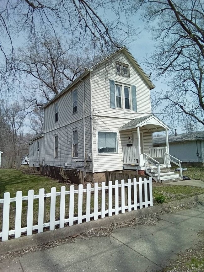 Building Photo - House for RENT 2 BedRooms / 1 Bathroom
