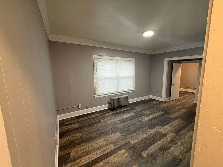 Building Photo - 392 E 147th St