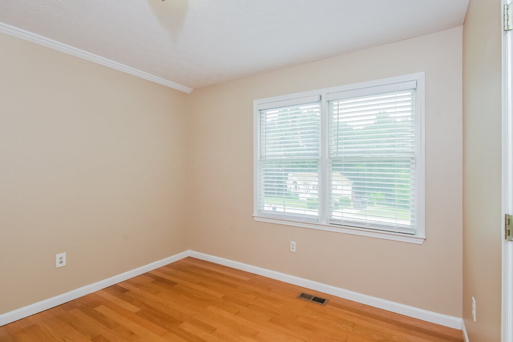 Building Photo - 134 Oak Landing Dr S